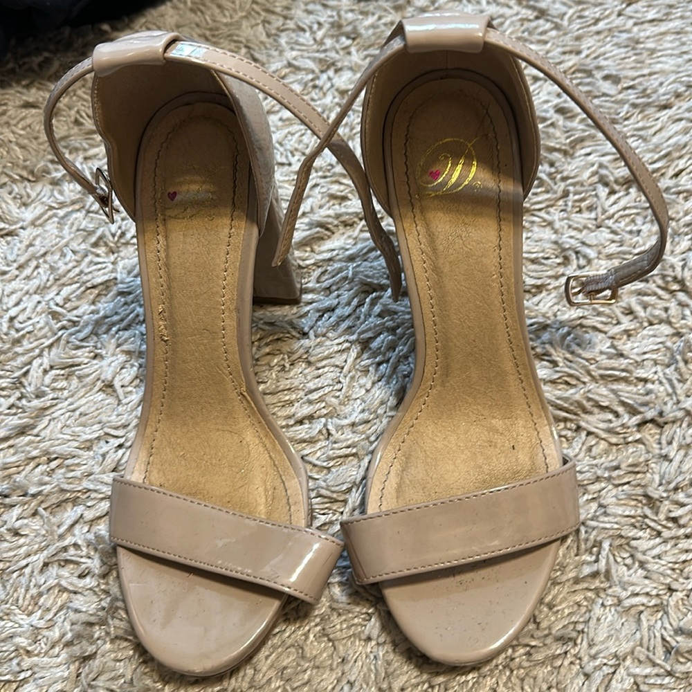 Women’s beige heels